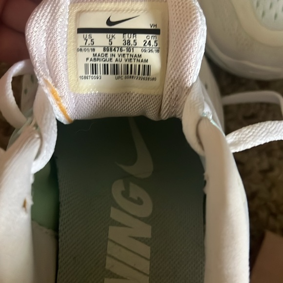 Nike Running Shoes - Picture 3 of 3